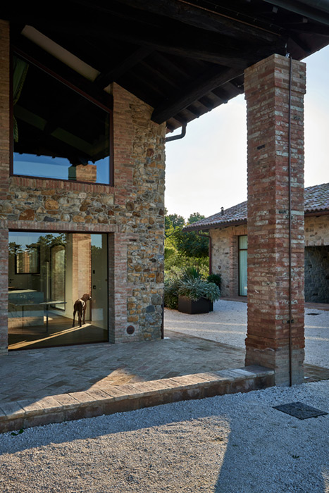 Ex Fienile nel Parmense